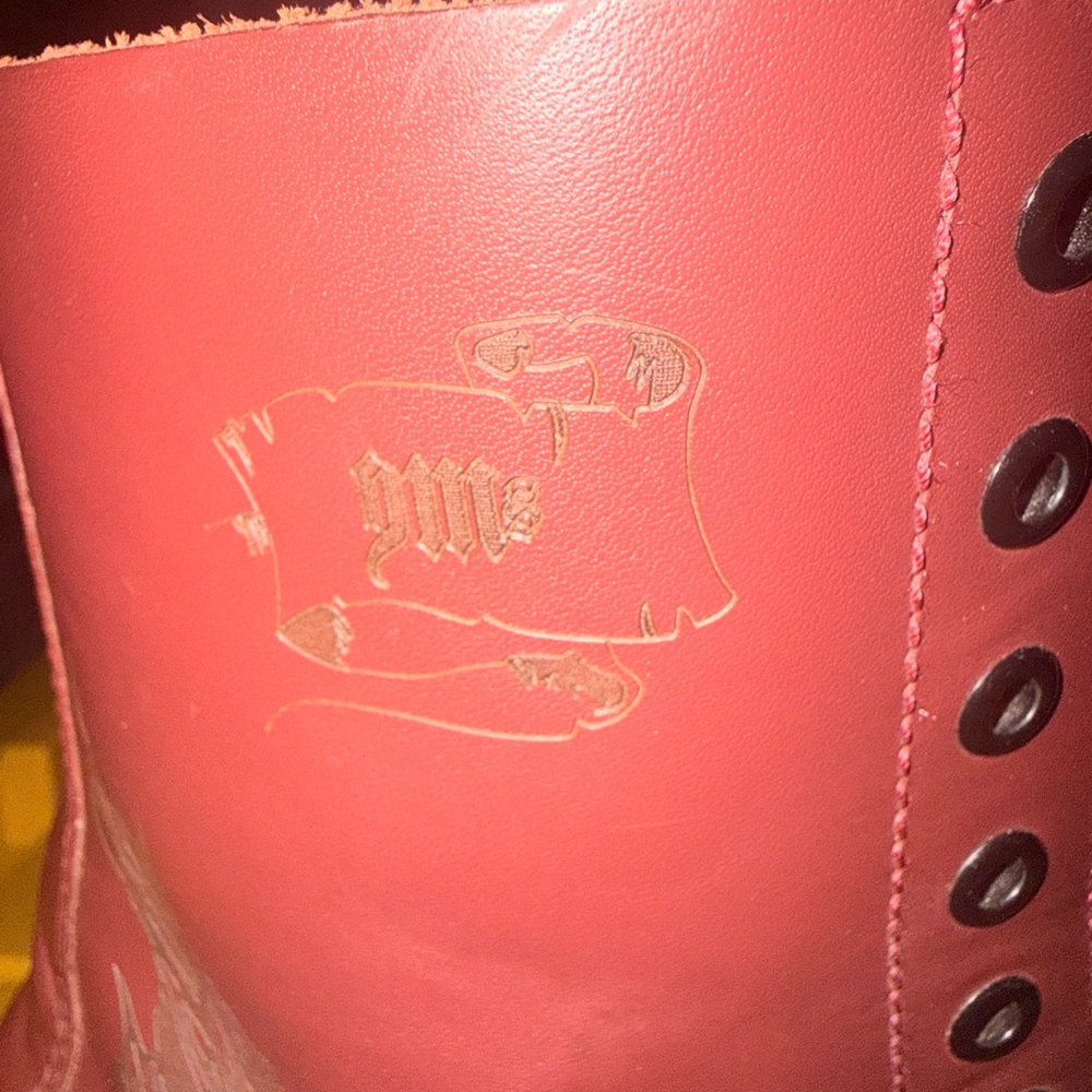 Dr. Martens Burgundy Leather Boots- Skull and Angel Wings rare- 11M #11587 - Picture 8 of 12